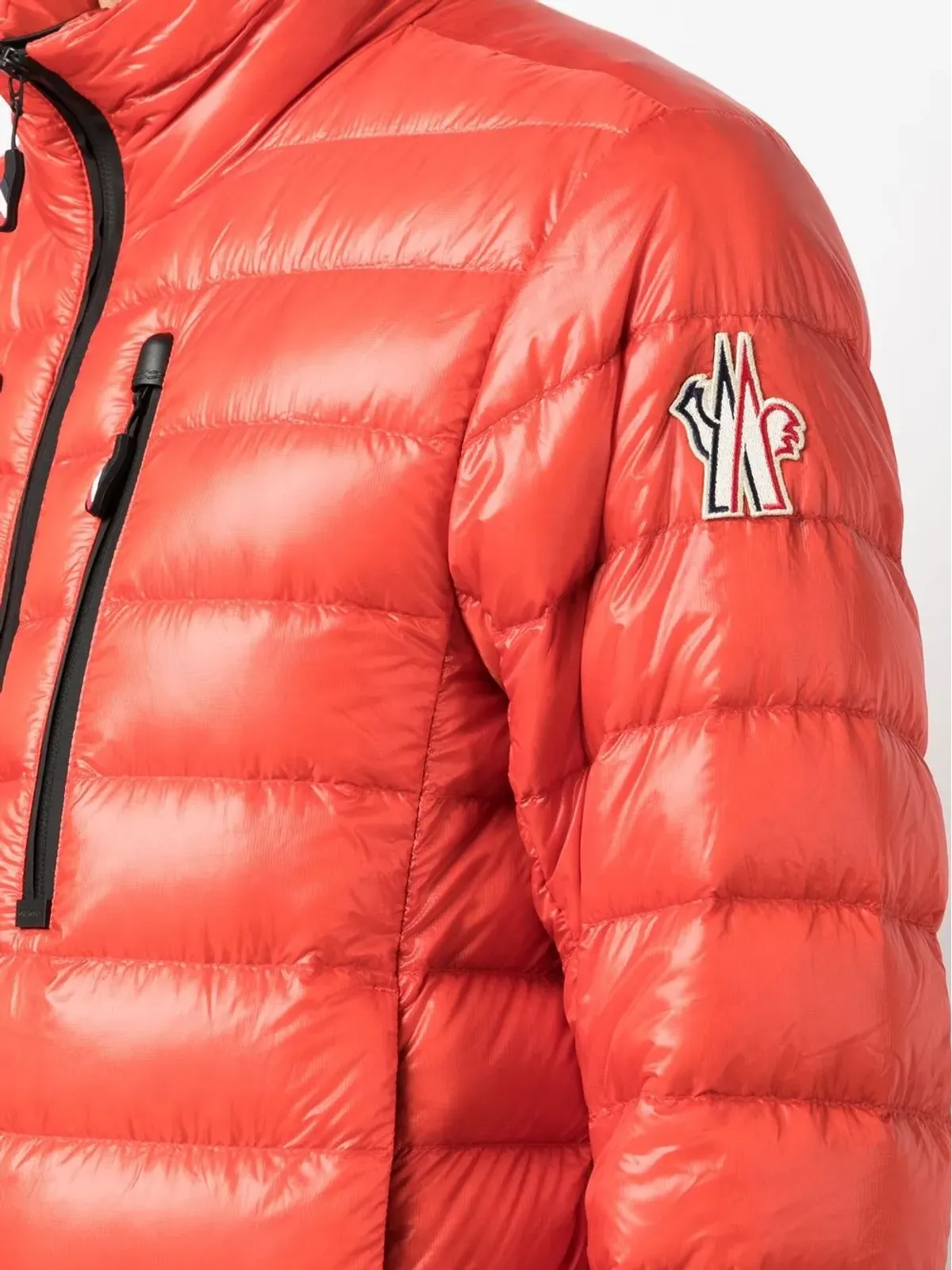 Moncler Grenoble ロゴパッチ付きオレンジのパデッドジャケット - 画像5