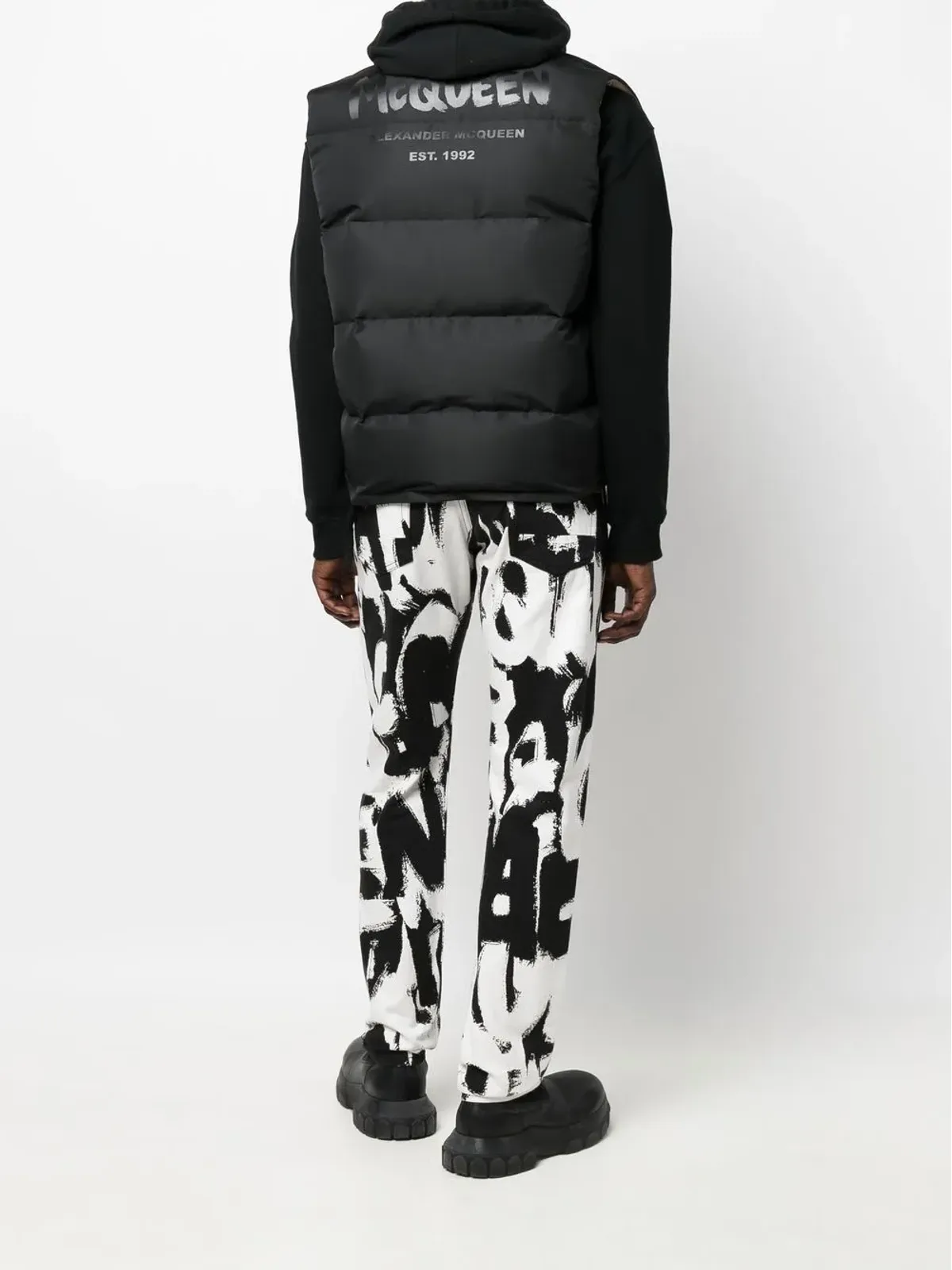 Alexander McQueen ロゴプリント パファー ジレ - 画像2