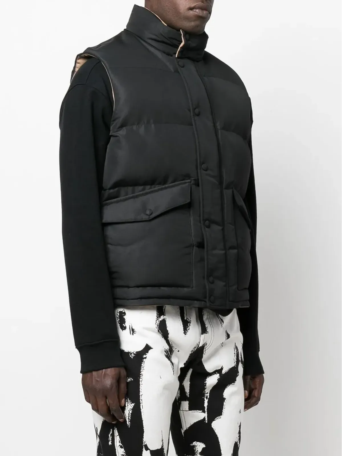 Alexander McQueen ロゴプリント パファー ジレ - 画像4