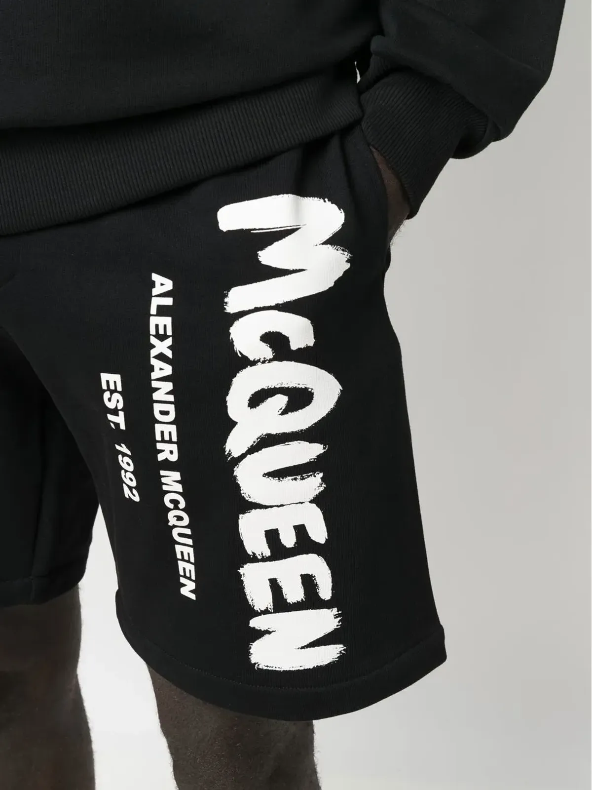 Alexander McQueen ロゴプリントショーツ - 画像5