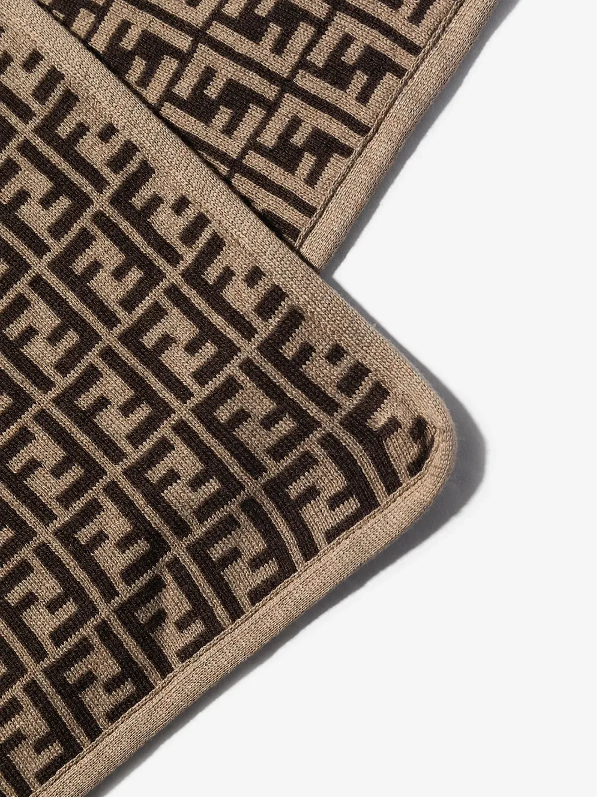 Fendi Kids FF-logo print blanket - Neutrals - 画像4