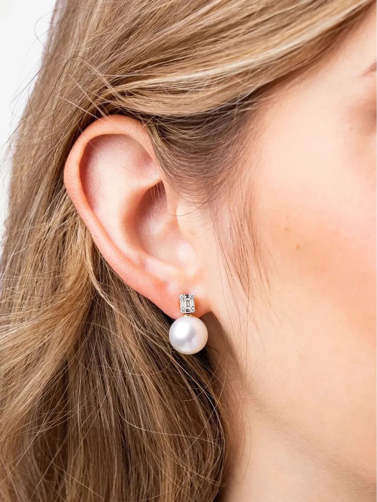 Yoko London 18K イエローゴールド 南洋真珠とダイヤモンドのイヤリング - 画像2