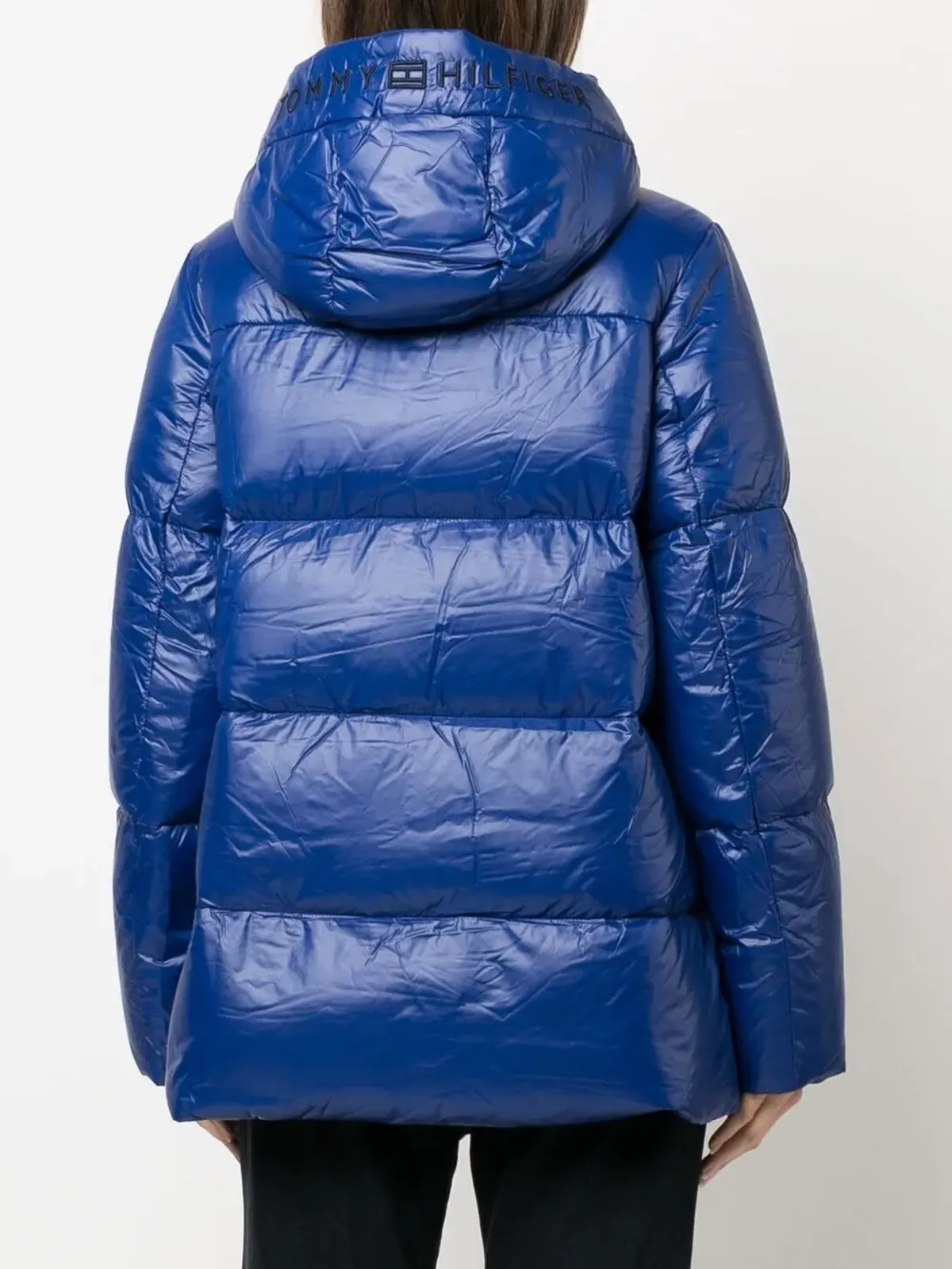 Tommy Hilfiger ロゴ入りフード付きダウンジャケット - 画像4