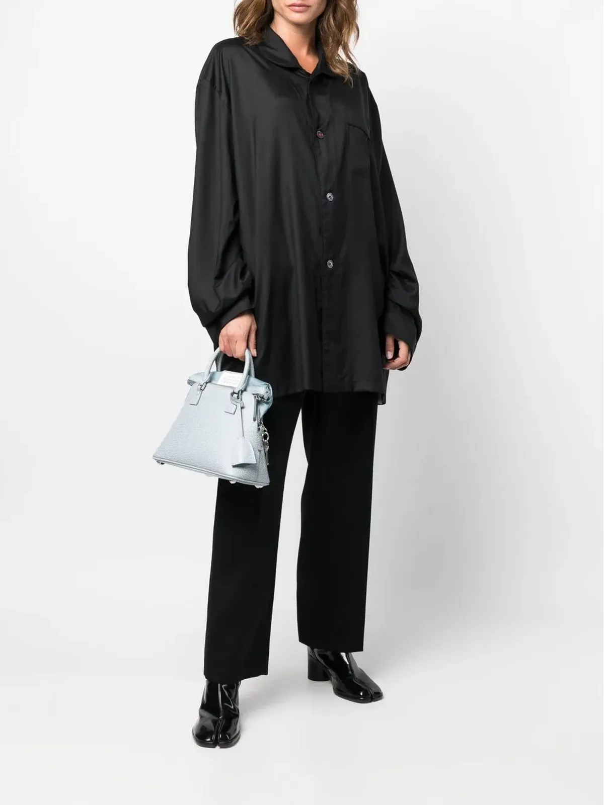 Maison Margiela ブラックの長袖シルクシャツ - 画像3