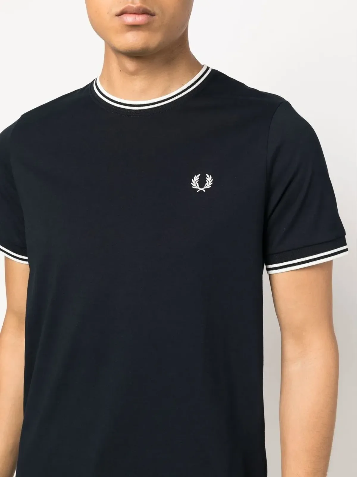 Fred Perry ロゴ刺繍入りTシャツ - 画像5