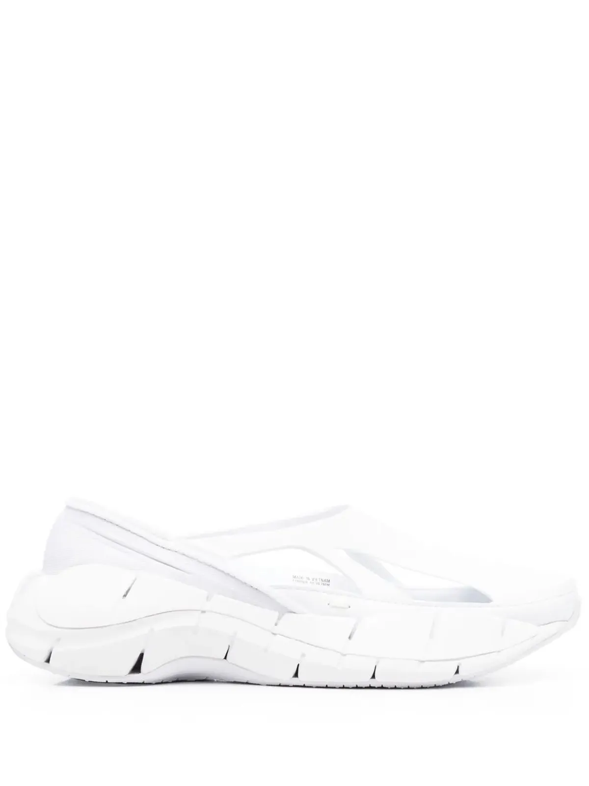Maison Margiela カットアウトデザインのスニーカー - 画像1