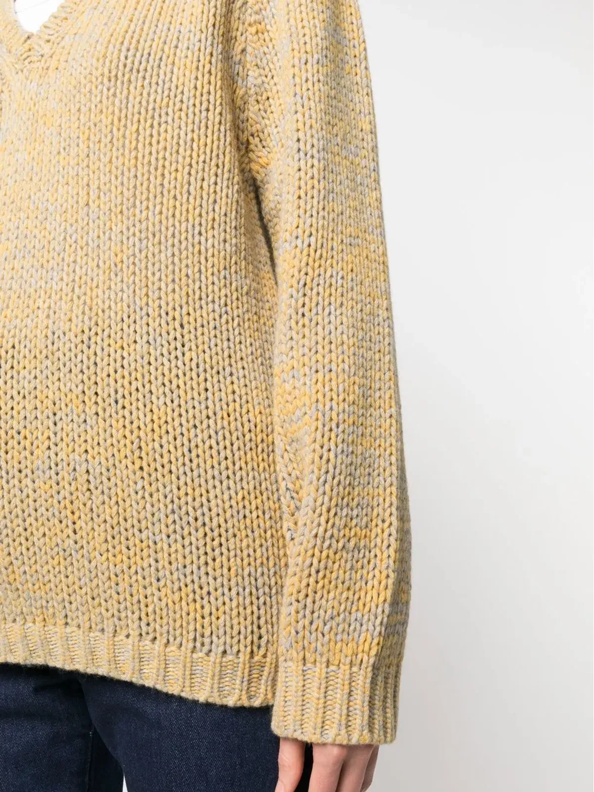 ASPESI バージンウールVネックジャンパー - 画像5