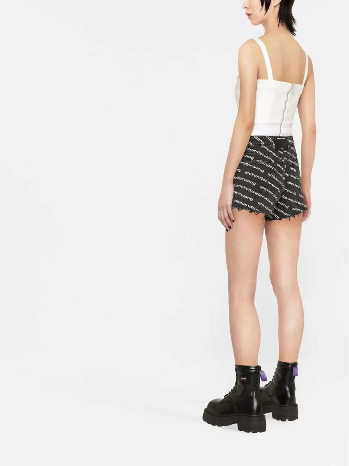 Alexander Wang バイトショート ホワイトロゴ付き - 画像3