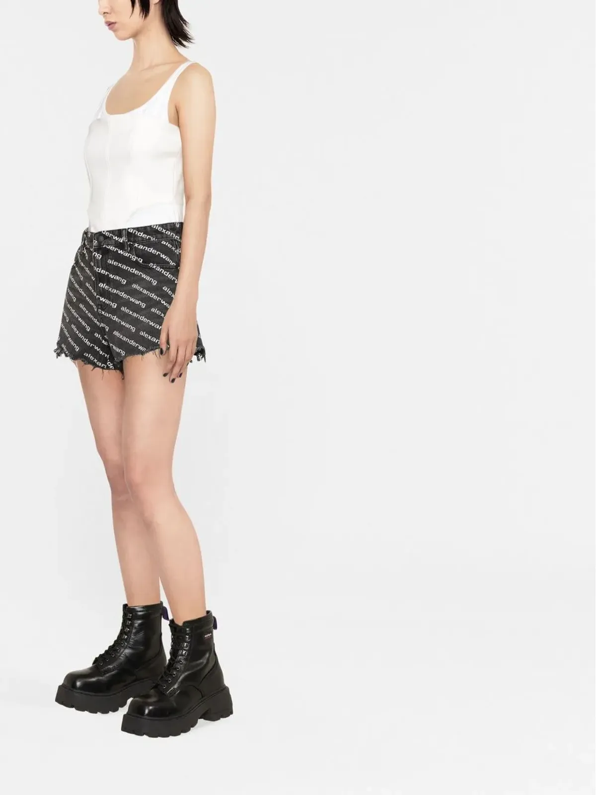 Alexander Wang バイトショート ホワイトロゴ付き - 画像4