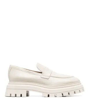 Stuart Weitzman アーモンドトゥ・レザー ローファー - サムネイル1