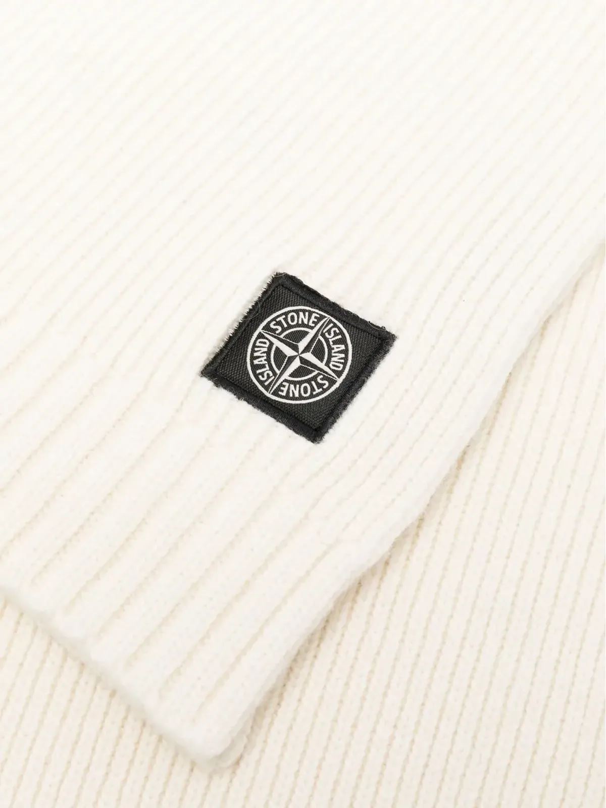 Stone Island Junior ロゴパッチ入りリブニットスカーフ ホワイト - 画像2
