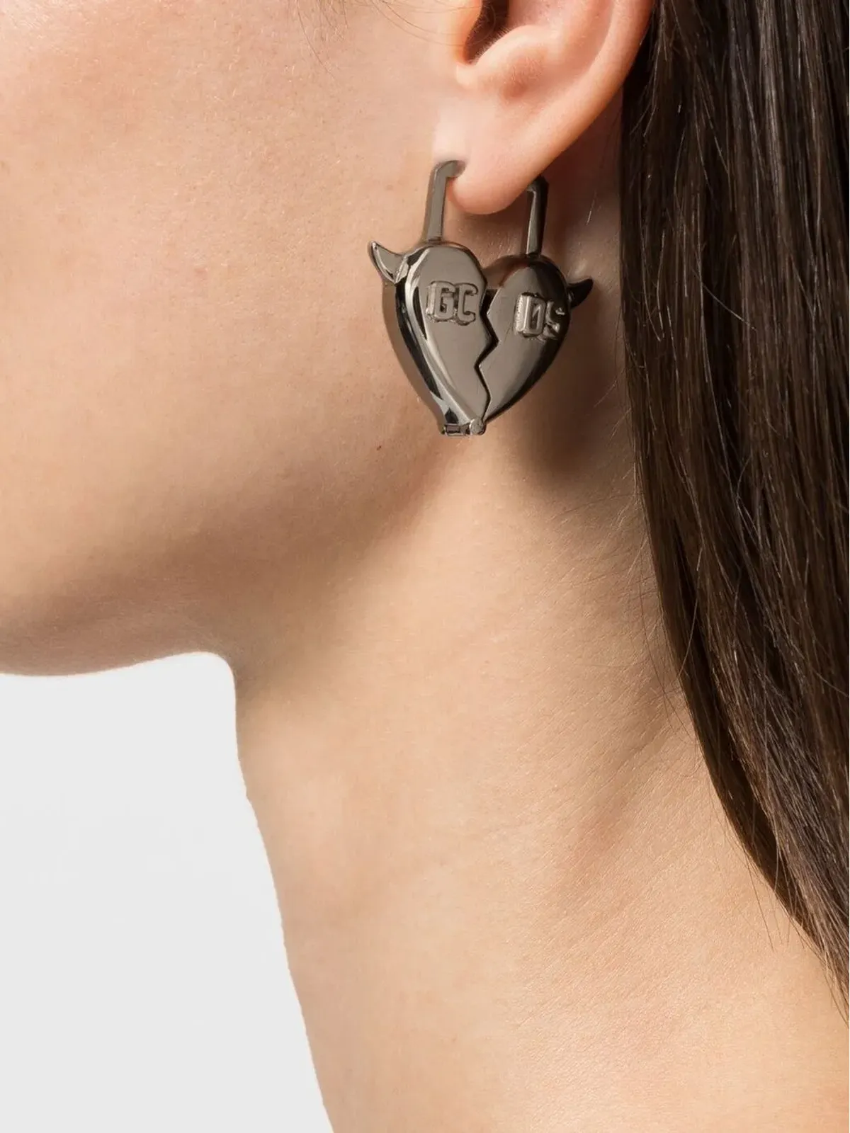 GCDS ブロークンハート ドロップピアス - シルバー - 画像2