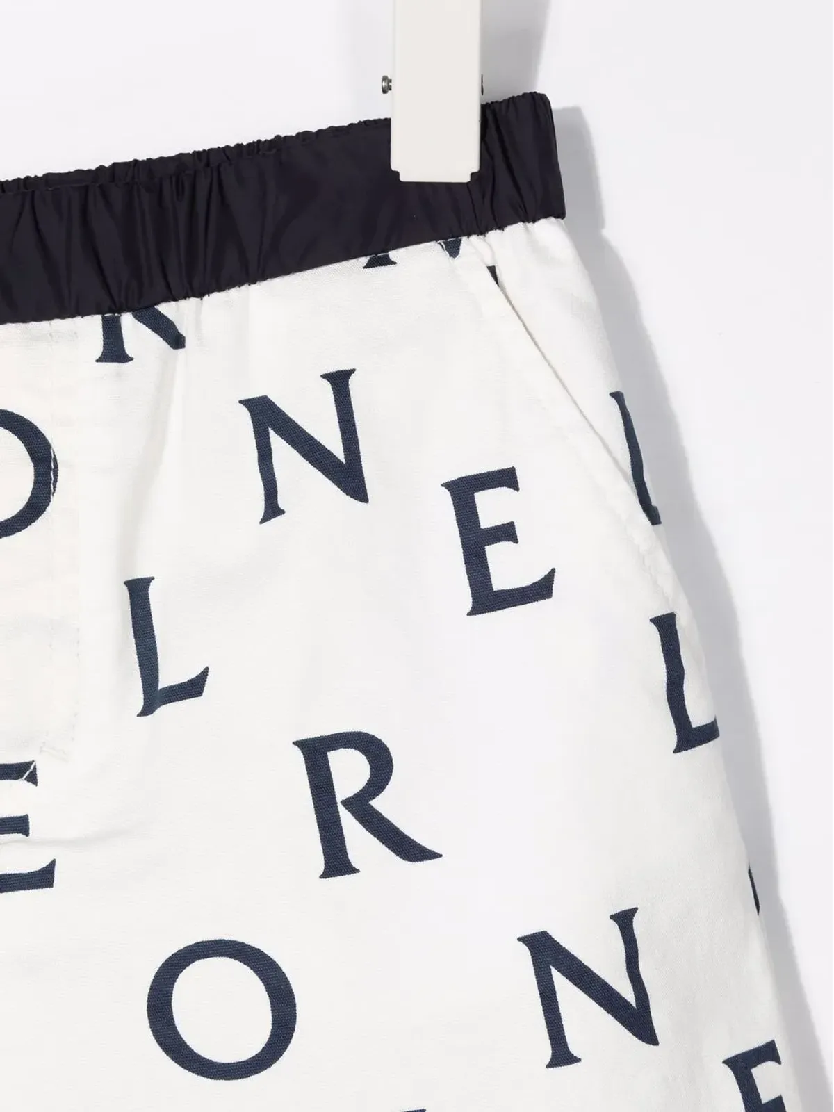 Moncler Enfant all-over logo print shorts - White - 画像3