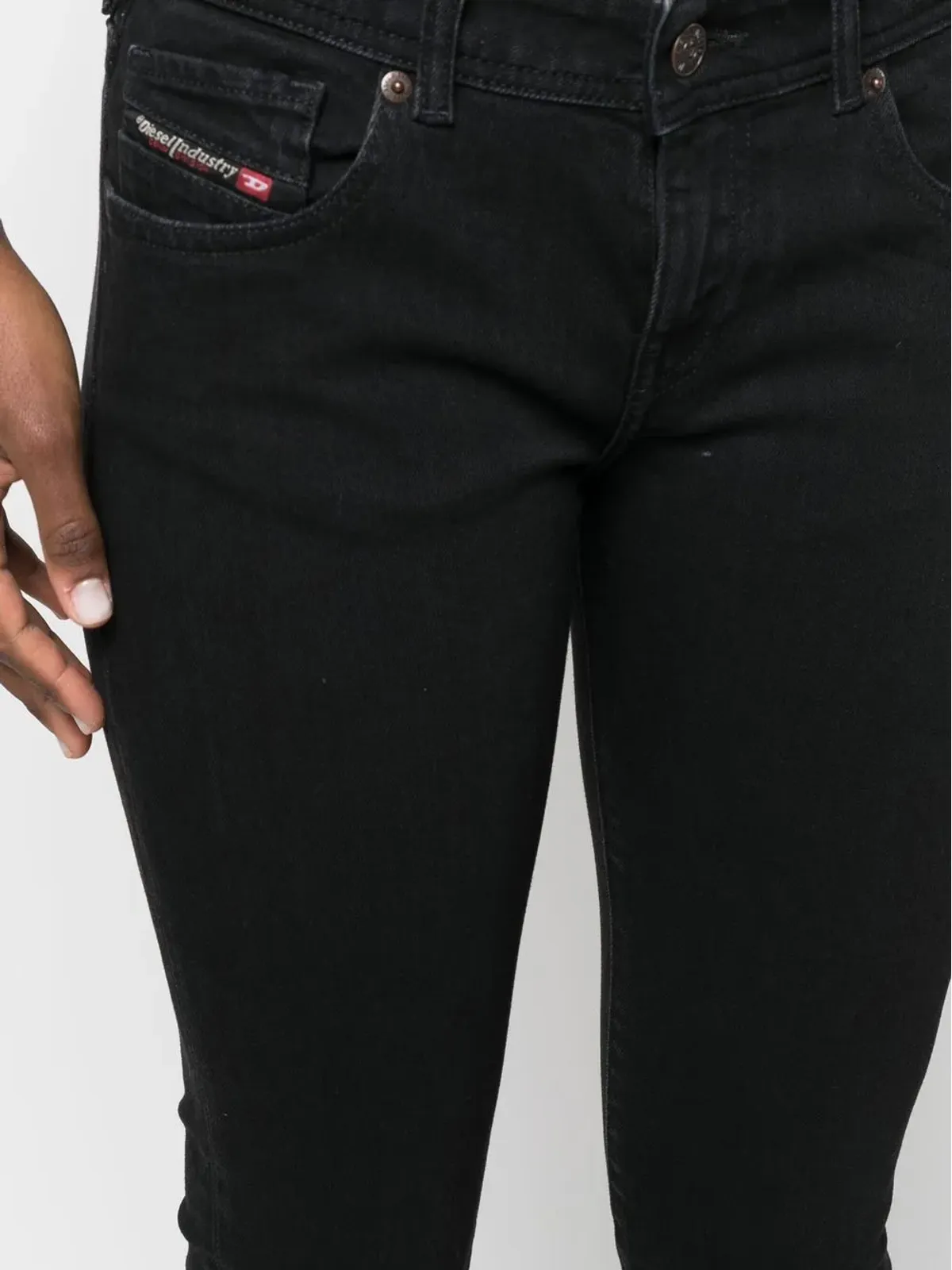 Diesel ローライズフレアクロップジーンズ - ブラック - 画像5
