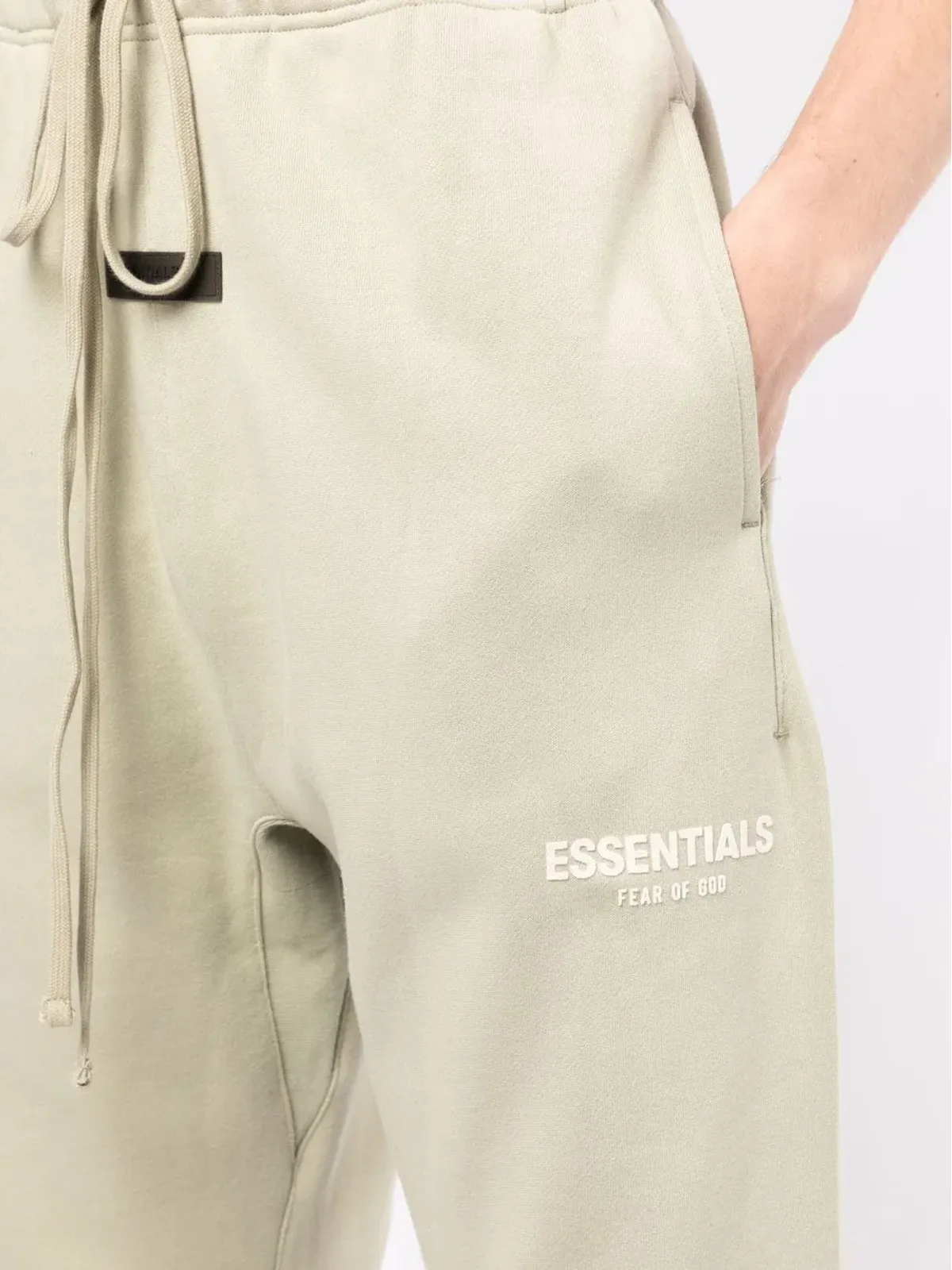 FEAR OF GOD ESSENTIALS ロゴパッチ トラックパンツ グリーン - 画像5