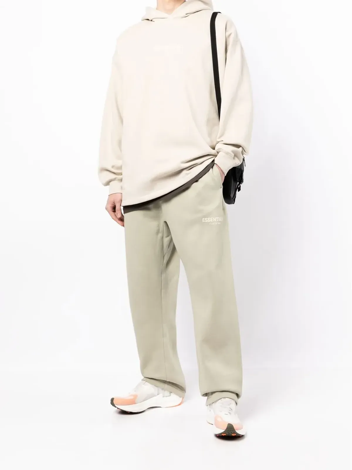 FEAR OF GOD ESSENTIALS ロゴパッチ トラックパンツ グリーン - 画像2