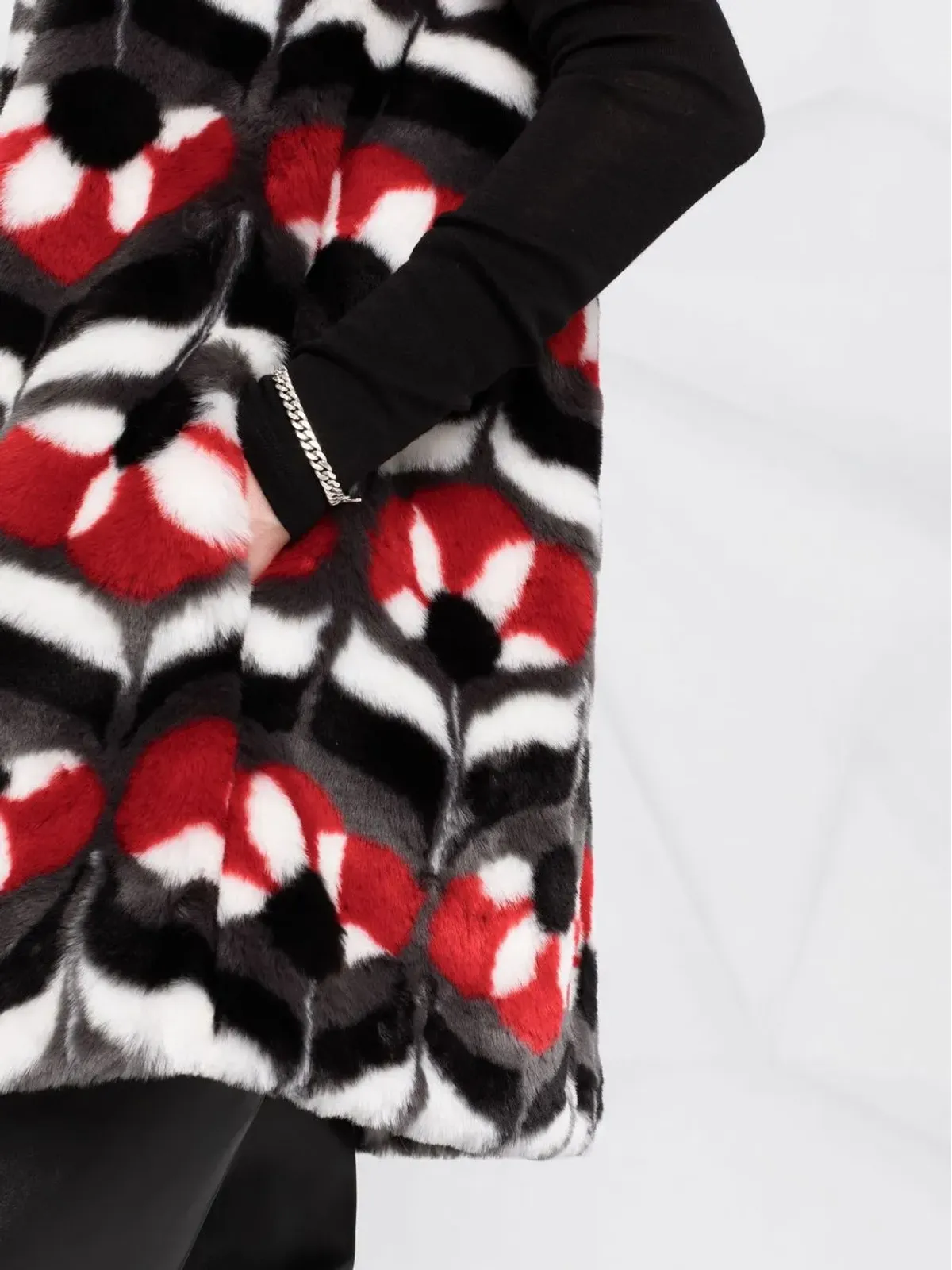Boutique Moschino 幾何学柄フェイクファー ジレ - 画像3
