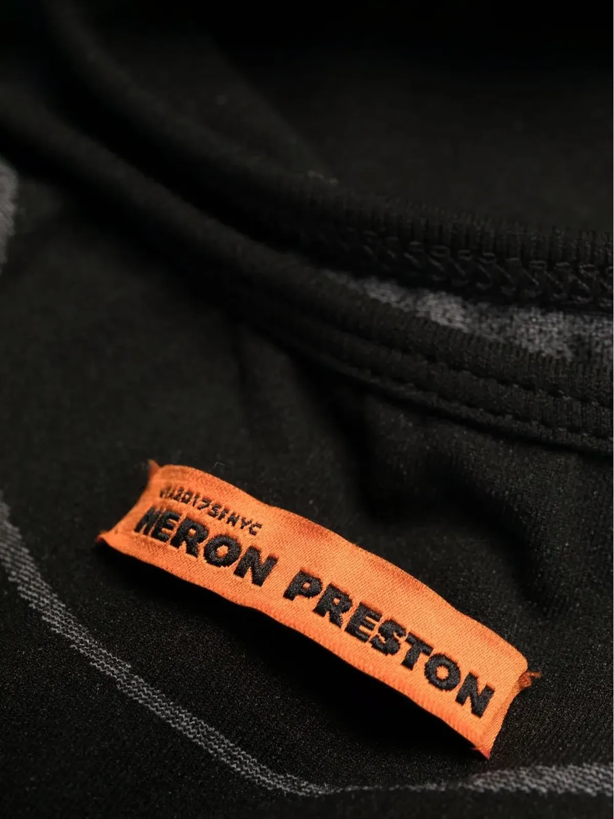 Heron Preston ロゴ入りインターシャ クロップトップ - 画像3