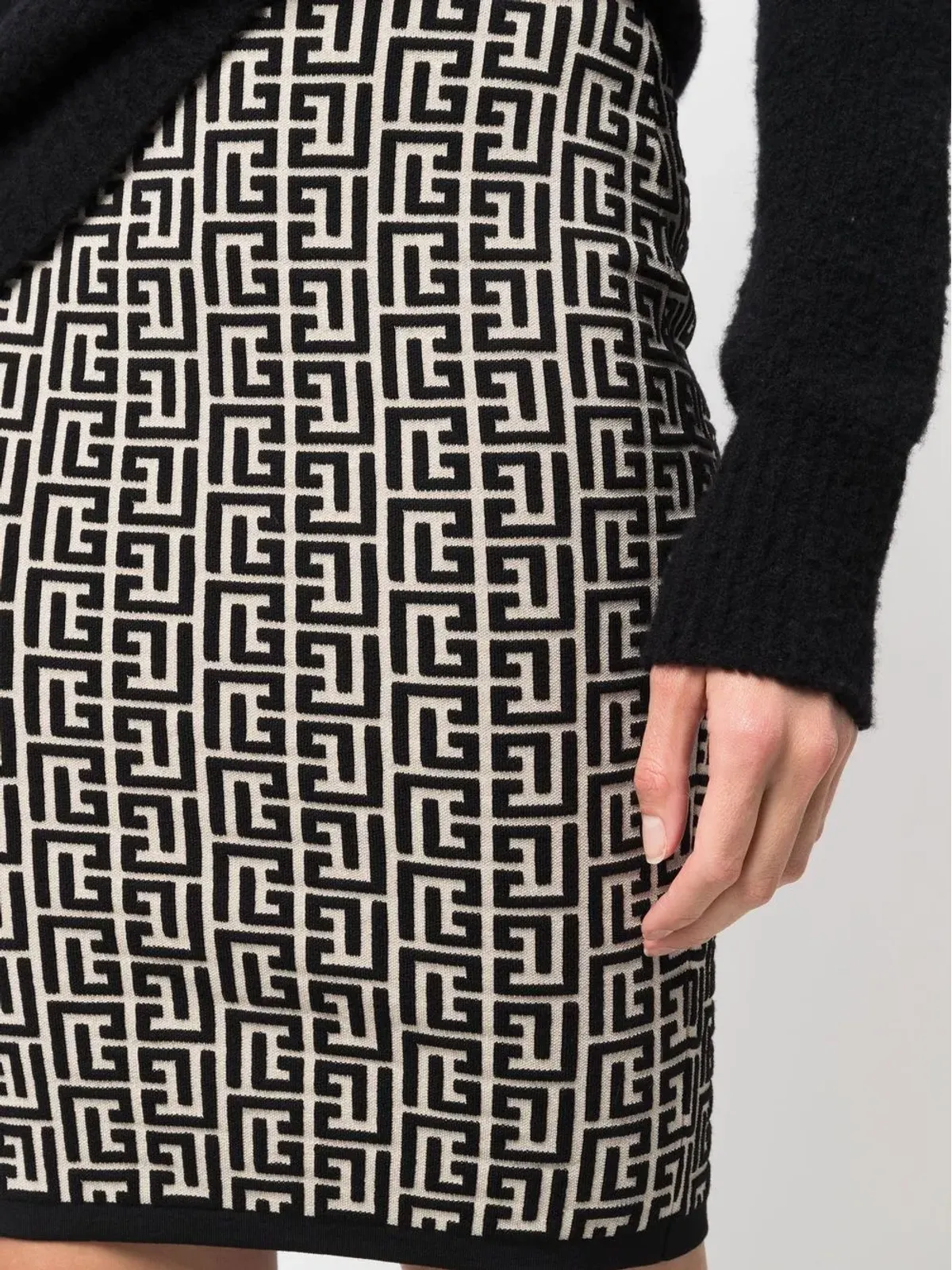 Balmain モノグラム柄ミニスカート（ニュートラルカラー） - 画像5