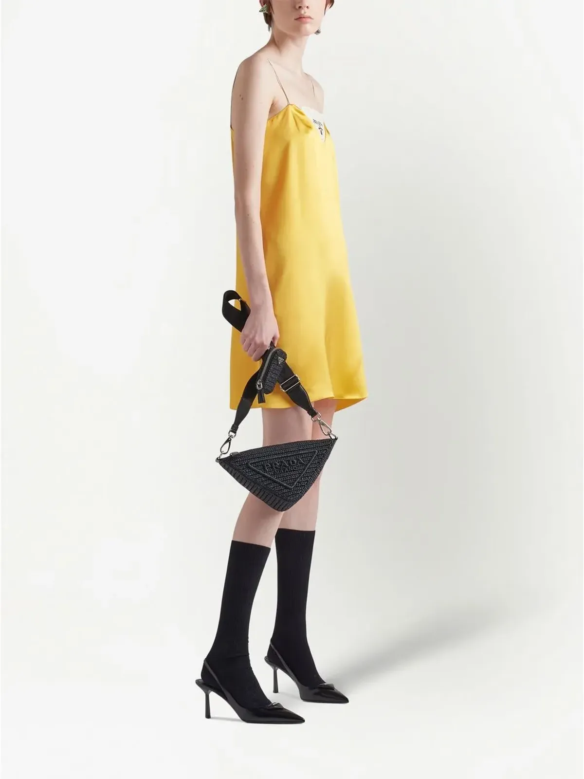 Prada ラフィア トライアングル ショルダーバッグ - 画像2