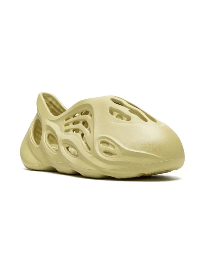 Adidas Yeezy Kids Adidas Yeezy Kids Foam Runner キッズスニーカーの商品画像