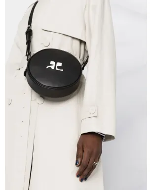 Courrèges ロゴエンボス ラウンド型クロスボディバッグ - サムネイル3