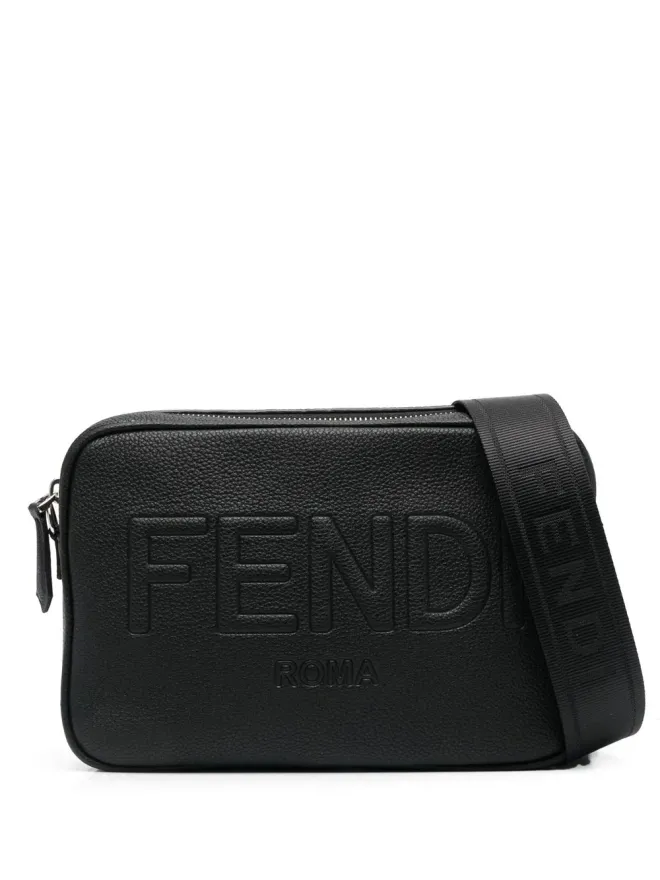 Fendi FENDI エンボスロゴ ショルダーバッグ（ブラック）の商品画像