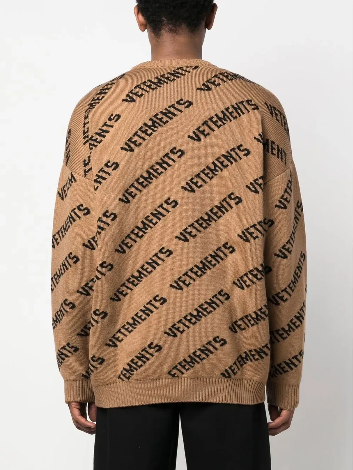 VETEMENTS ロゴプリント・インターシアニットジャンパー ブラウン - 画像4