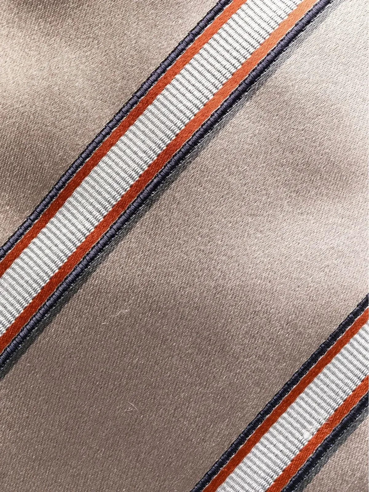 Brunello Cucinelli ストライプ柄ポインテッドタイ - 画像2