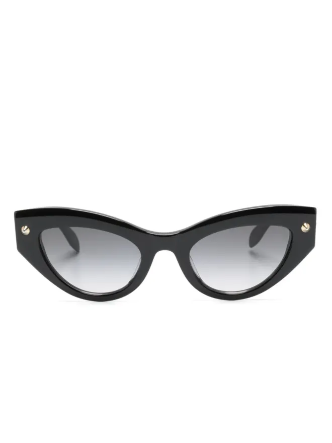 Alexander McQueen Eyewear Alexander McQueen Eyewear スパイクスタッズディテール キャットアイ サングラス - ブラックの商品画像