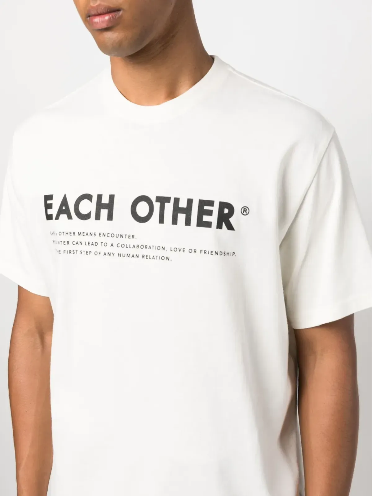 Each X Other ロゴプリント コットン Tシャツ - 画像5