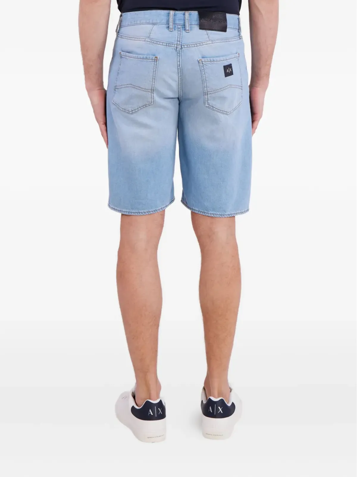 Armani Exchange ロゴパッチ デニムショーツ - 画像3