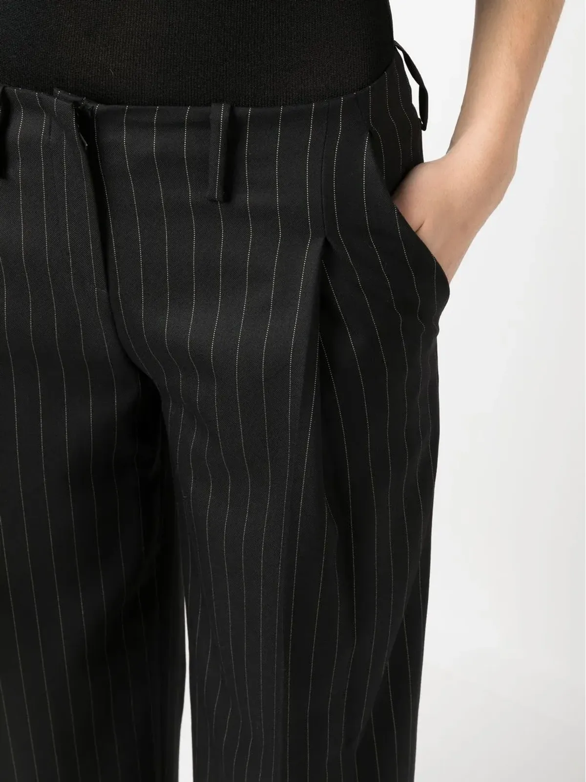 Christian Dior Pre-Owned 1990年代 ローライズ ピンストライプパンツ（ブラック） - 画像5