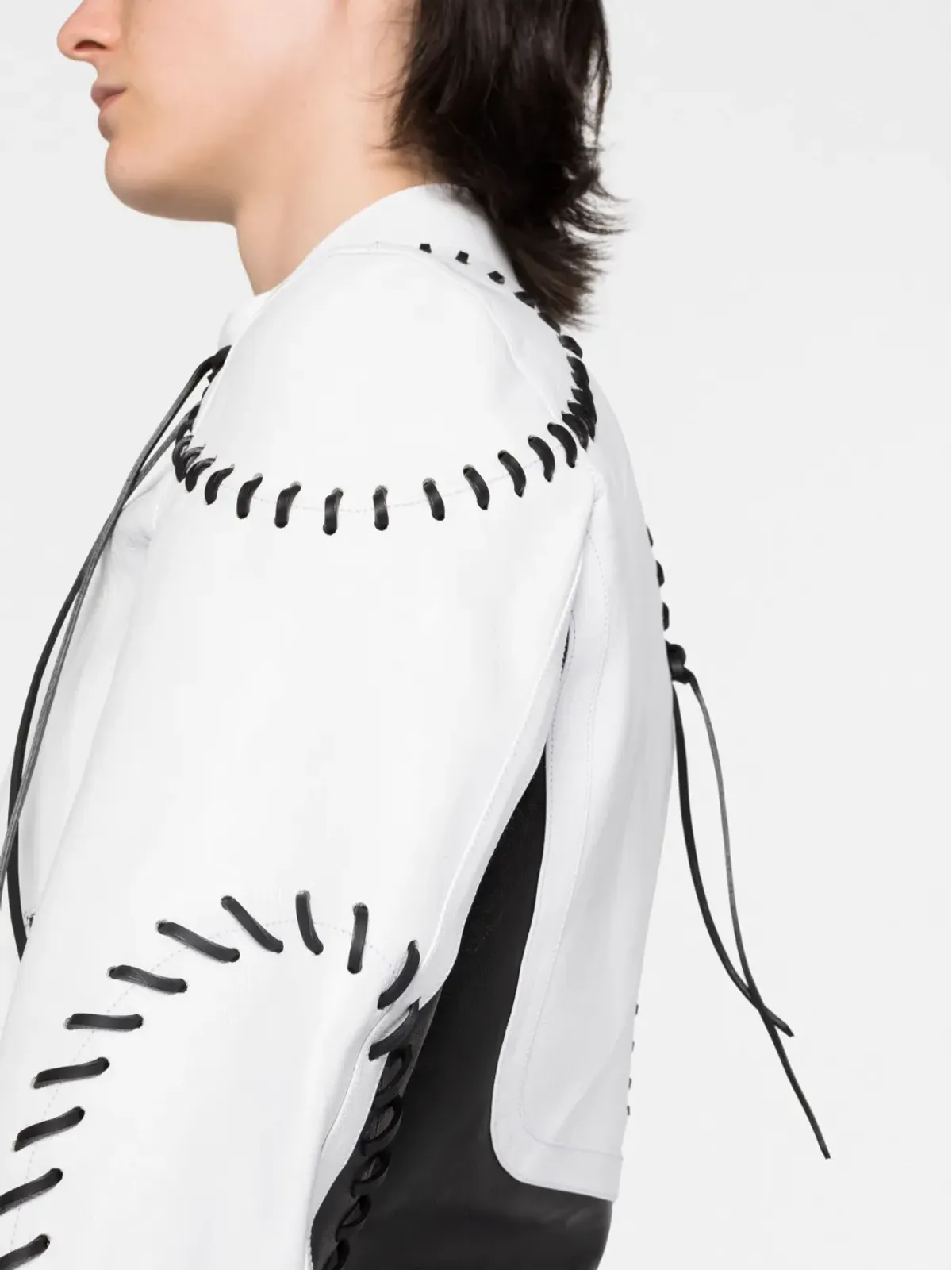Chloé ホワイト ホイップステッチ入りレザージャケット - 画像3