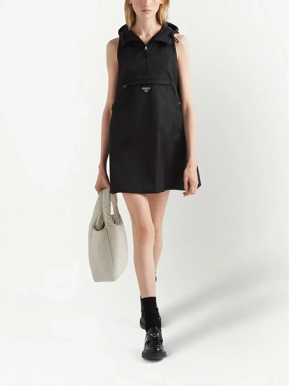 Prada トライアングルロゴ フード付きミニドレス - 画像2