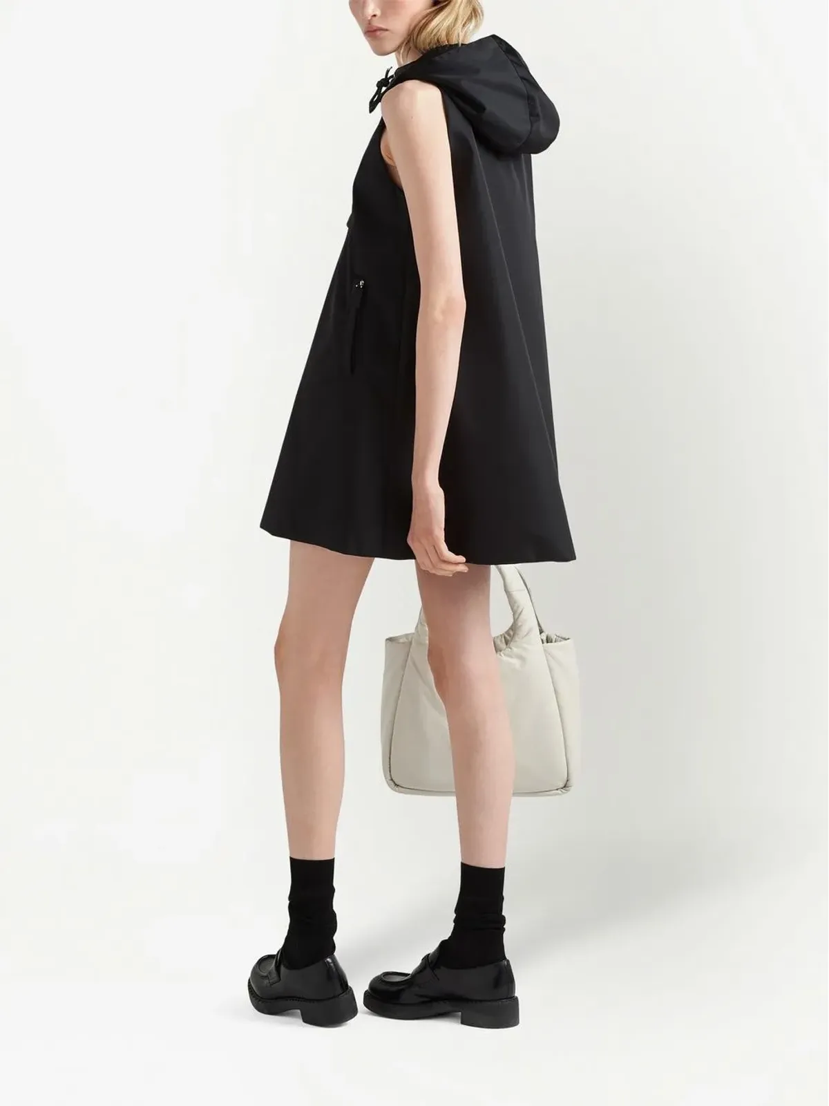 Prada トライアングルロゴ フード付きミニドレス - 画像3