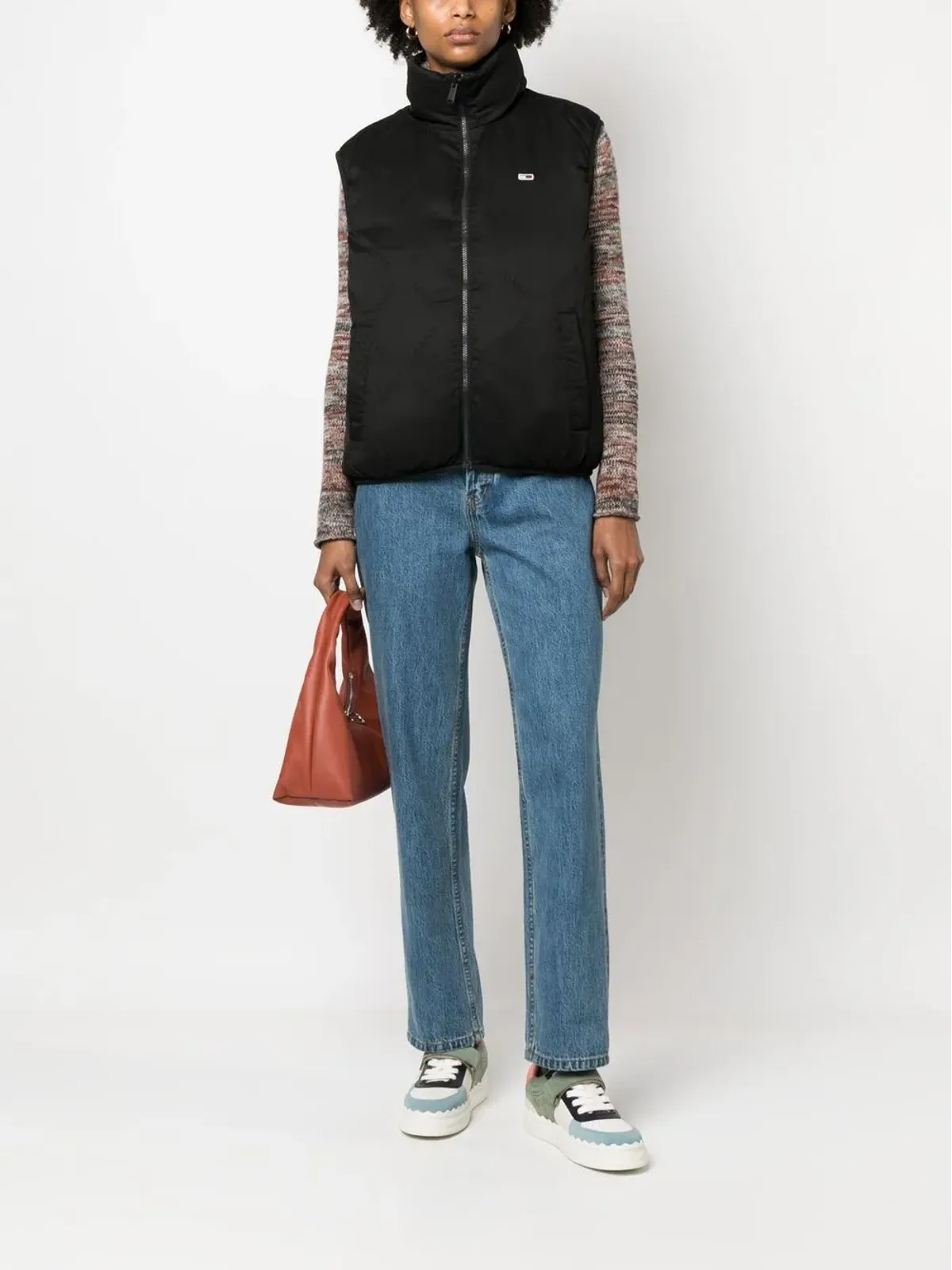 Tommy Jeans ロゴプリント ハイネック ジレ - 画像2