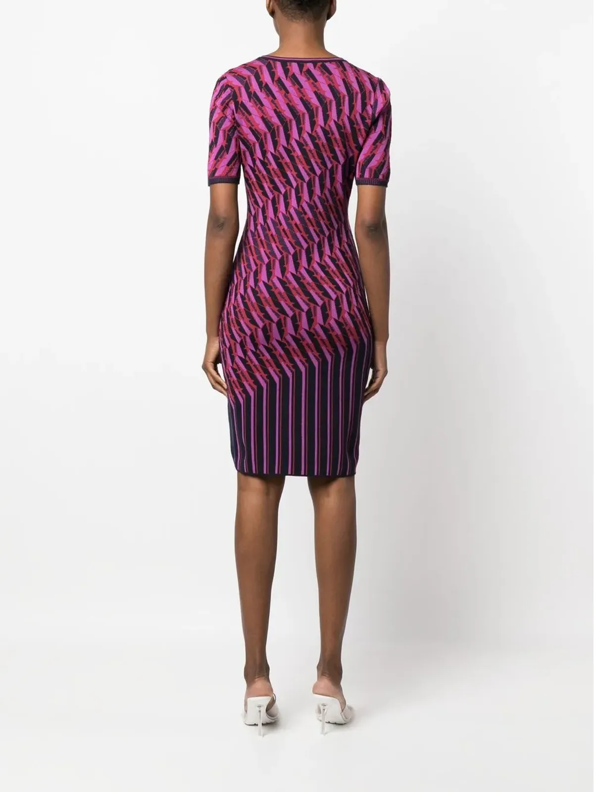 DVF Diane von Furstenberg ジグザグ柄インターシャニットドレス - 画像4