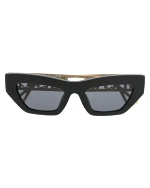 Versace Eyewear ロゴプレートキャットアイサングラス - ブラック - サムネイル1