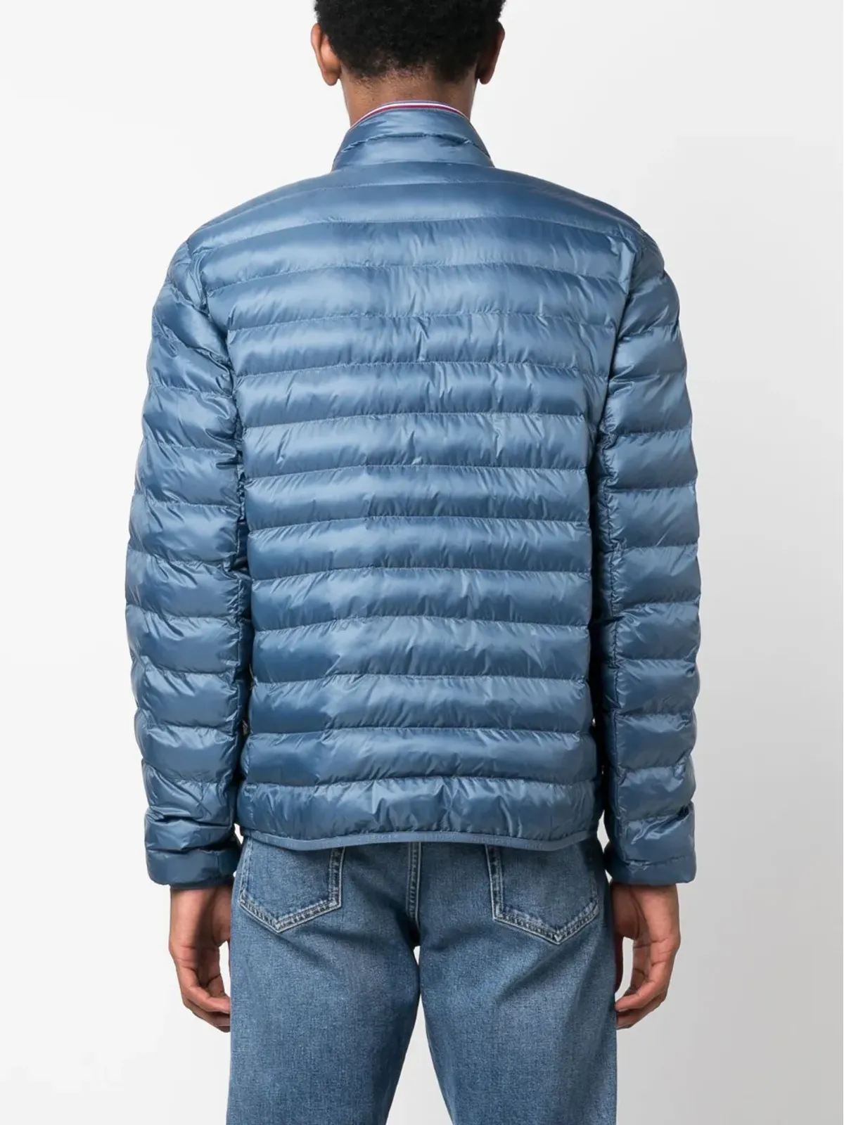 Tommy Hilfiger ロゴパッチ付きジップフロントのダウンジャケット - 画像4