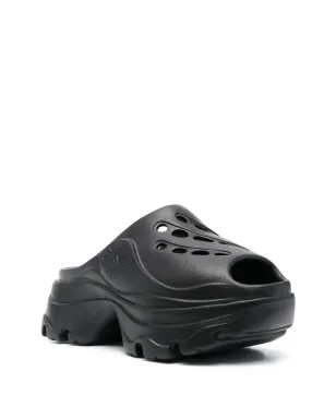 adidas by Stella McCartney ロゴエンボス加工のパンチングスライド - Black - サムネイル2