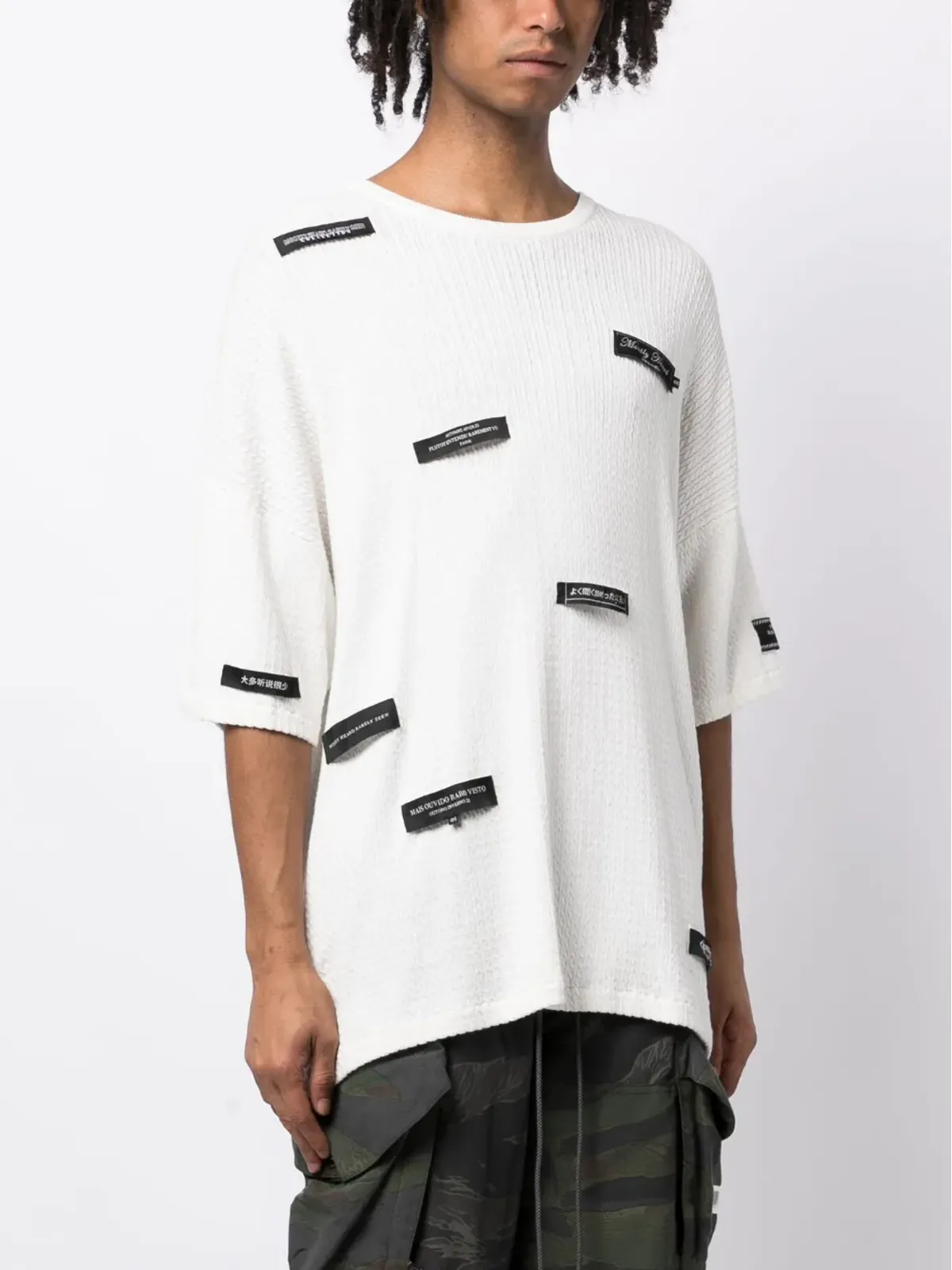 Mostly Heard Rarely Seen ロゴパッチ付きニットコットンTシャツ - 画像3