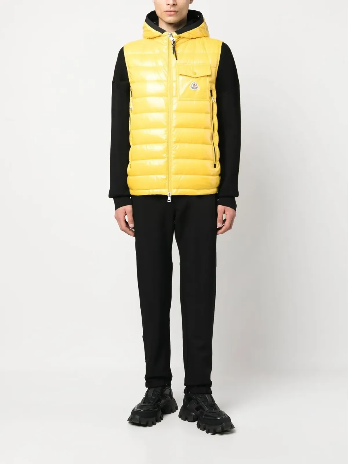 Moncler 胸元ロゴパッチ付きダウンジレ - 画像2
