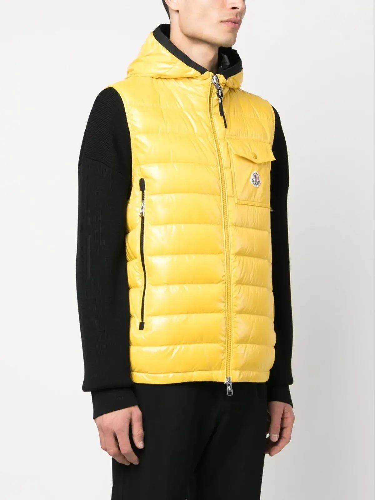 Moncler 胸元ロゴパッチ付きダウンジレ - 画像3