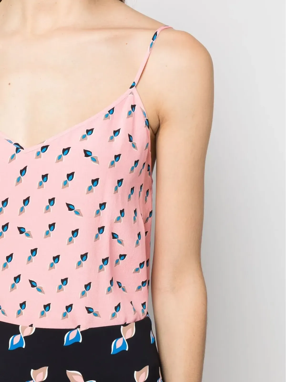 DVF Diane von Furstenberg グラフィックプリントトップ - 画像5