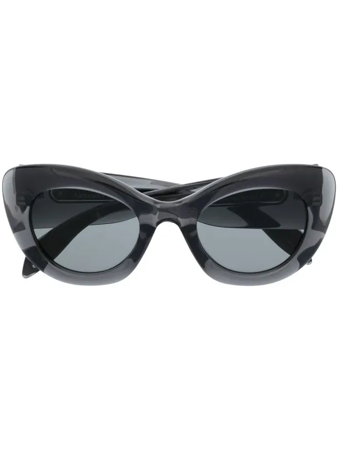 Alexander McQueen Eyewear Alexander McQueen Eyewear 透明キャットアイフレーム サングラス - グレーの商品画像