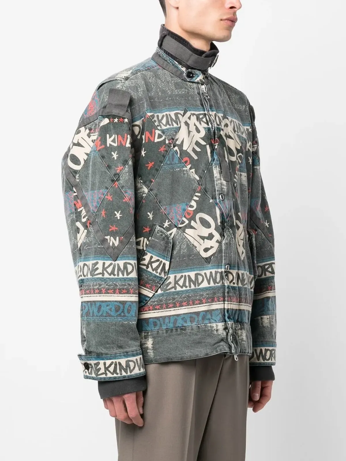 sacai スローガンプリント ボンバージャケット - グレー - 画像3
