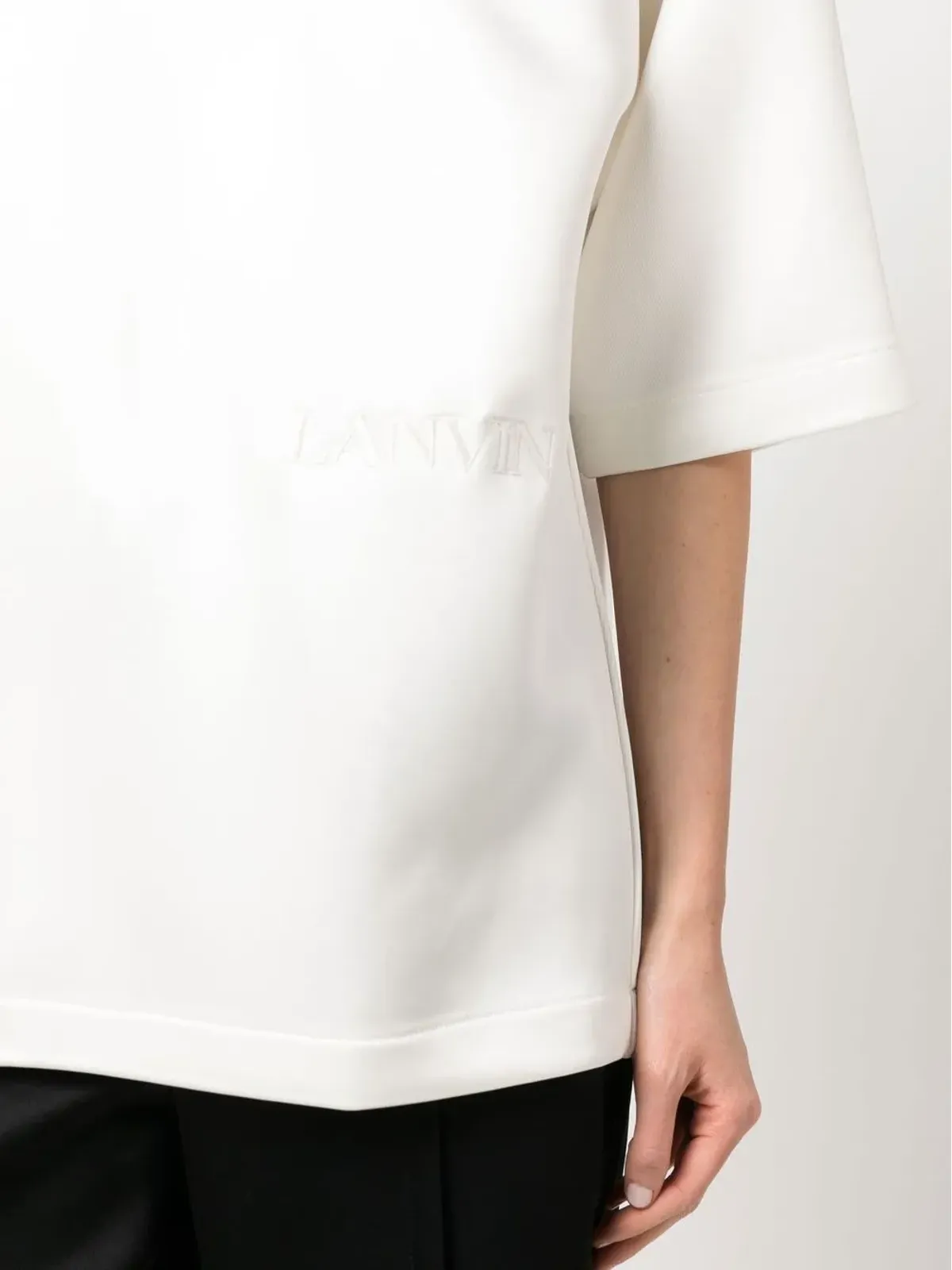 Lanvin 刺繍ロゴ入りサテンTシャツ - 画像5