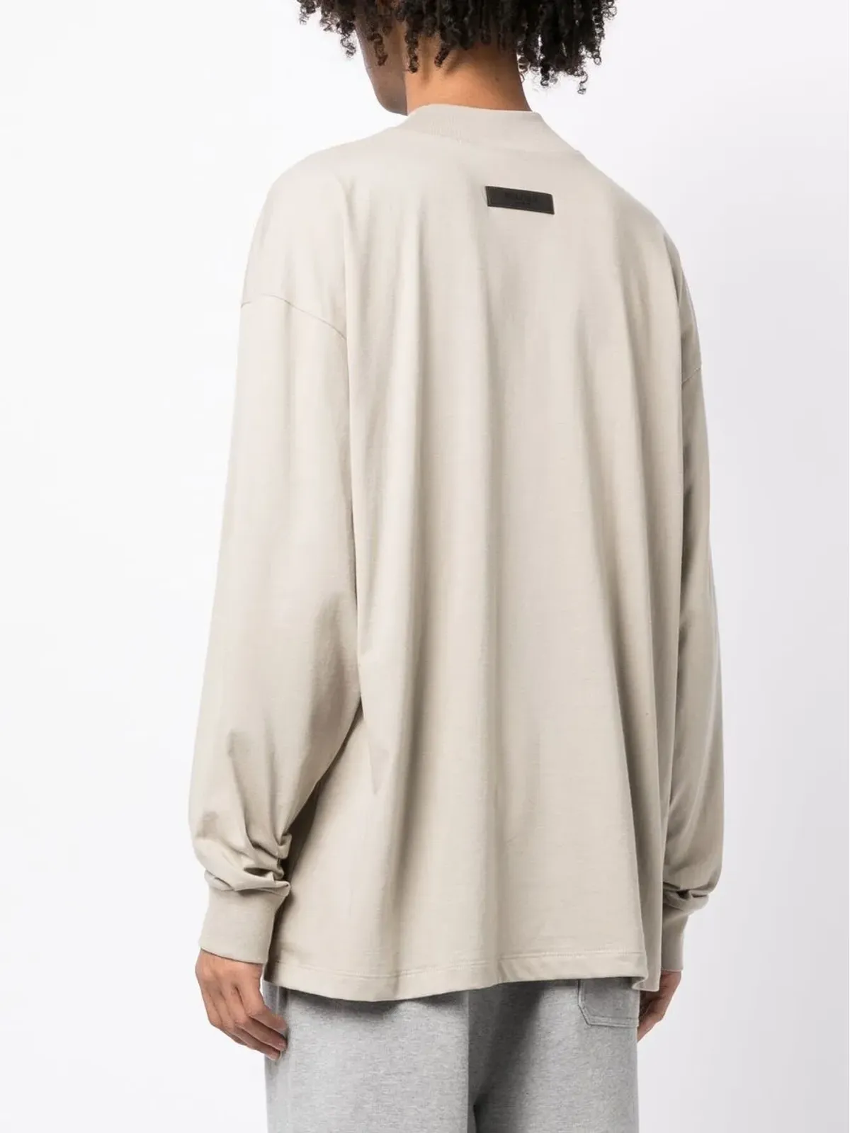 FEAR OF GOD ESSENTIALS エンボスロゴ長袖Tシャツ - 画像4