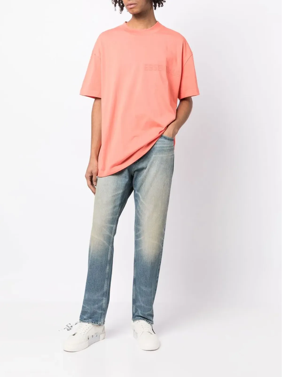 FEAR OF GOD ESSENTIALS エンボスロゴ Tシャツ - ピンク - 画像2